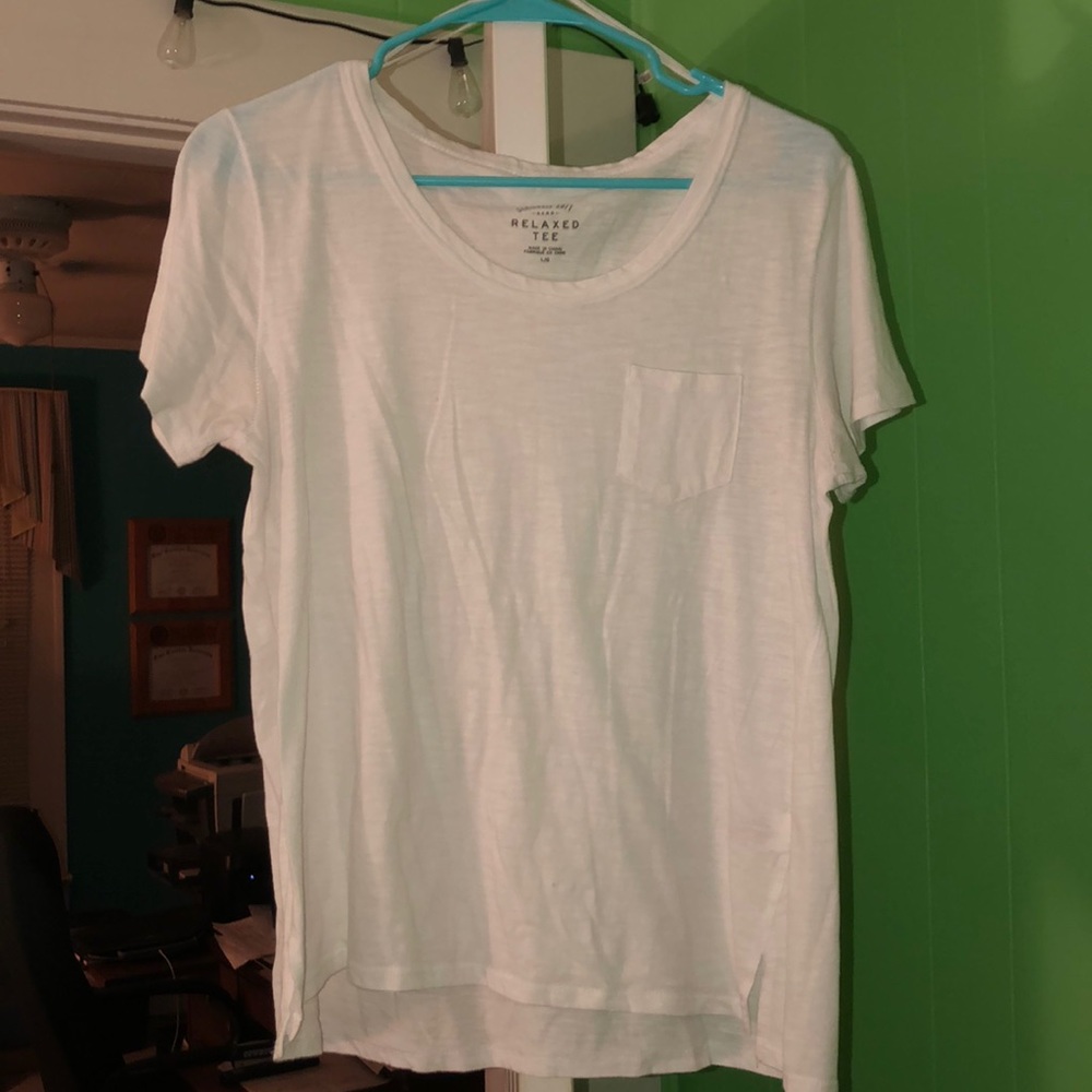 White Aeropostale tee